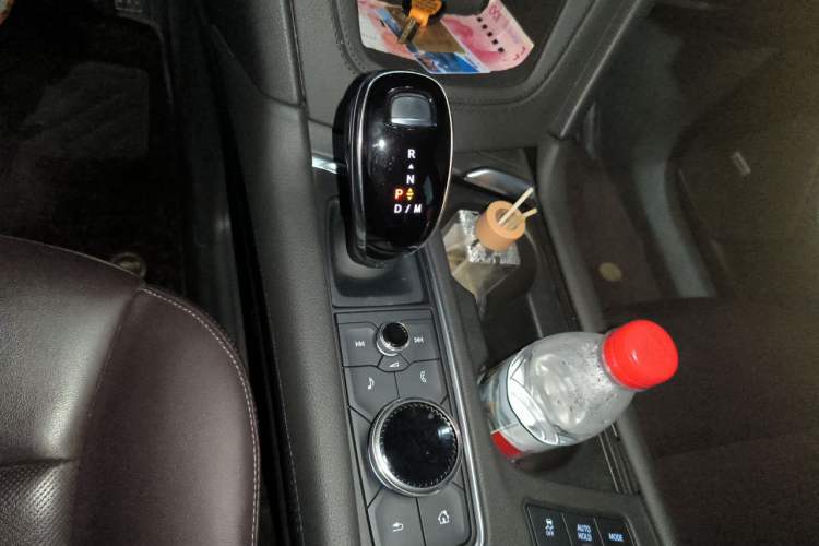 Used Cadillac XT6 2022 2.0T Six-Seater Four-Wheel Drive Luxury Version Gear Lever
