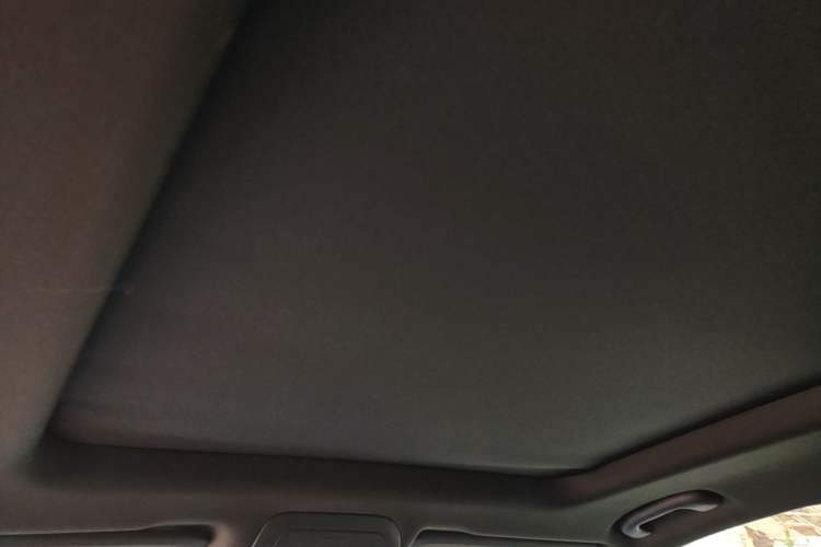 Used Cadillac XT6 2022 2.0T Six-Seater Two-Wheel-Drive Luxury Version Headliner