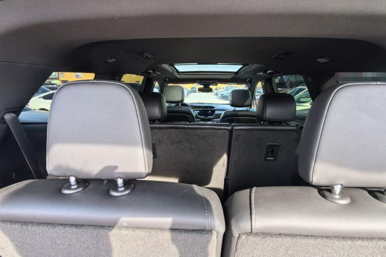 Used Cadillac XT6 2022 2.0T 7-Seater Two-Wheel Drive Luxury Version Headliner