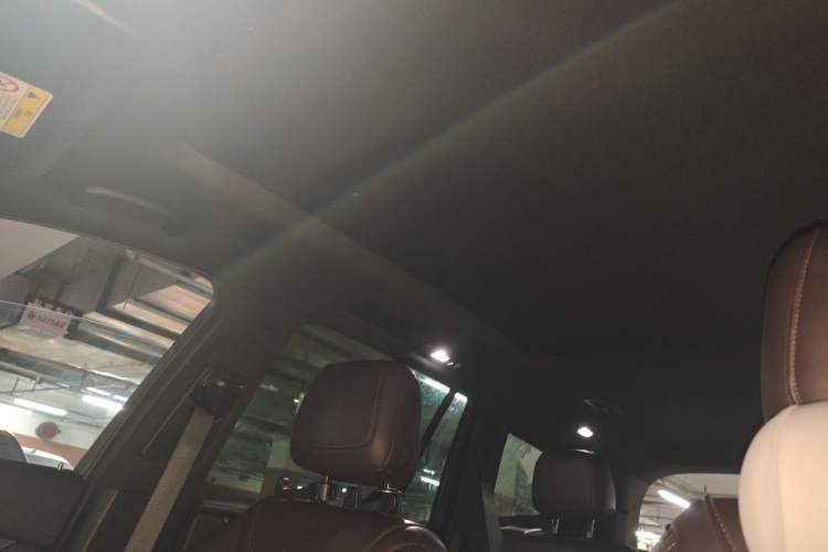 Used Cadillac XT6 2022 2.0T Six-Seater Two-Wheel-Drive Luxury Version Headliner