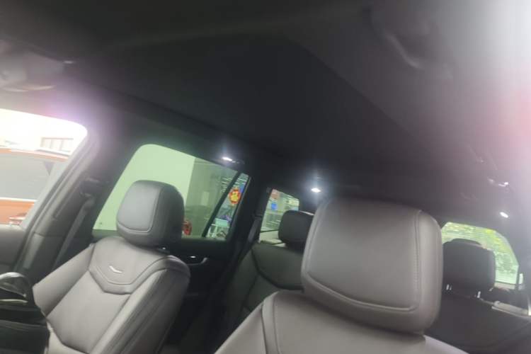 Used Cadillac XT6 2022 2.0T Six-Seater Four-Wheel Drive Luxury Version Headliner