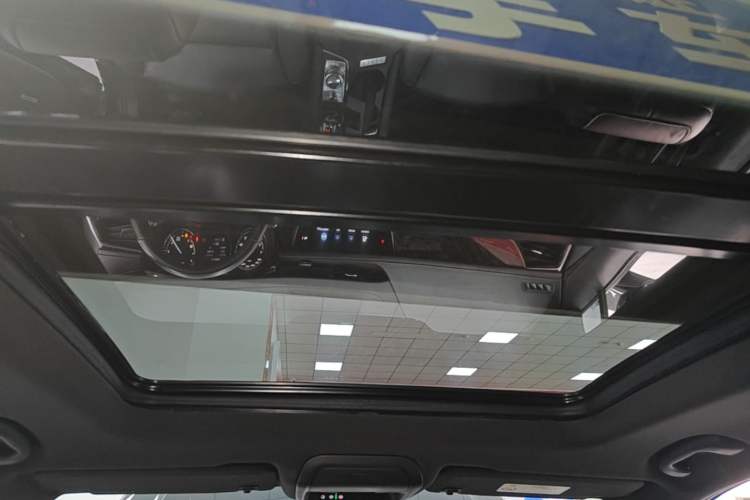 Used Cadillac XT6 2022 2.0T Six-Seater Four-Wheel Drive Luxury Version Headliner