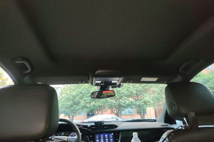 Used Cadillac XT6 2022 2.0T Six-Seater Two-Wheel-Drive Luxury Version Headliner