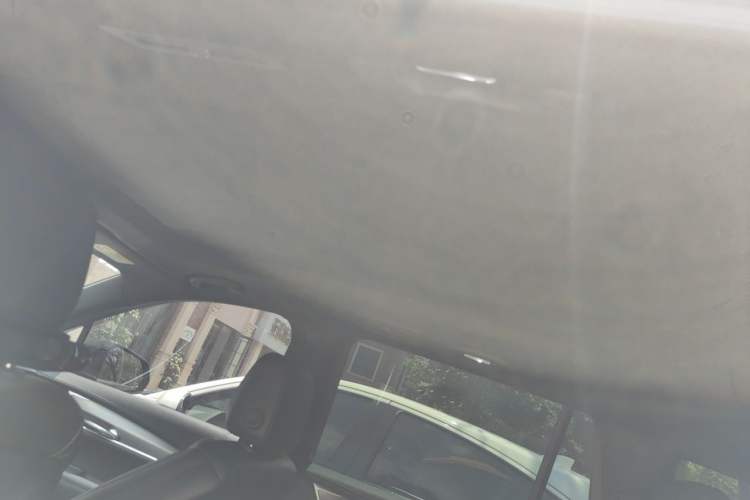 Used Cadillac XT6 2022 2.0T Six-Seater Four-Wheel-Drive Luxury Version Headliner