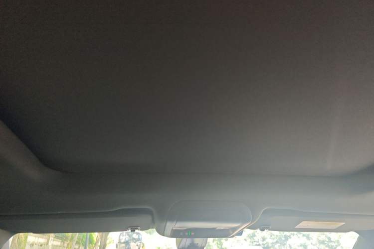 Used Cadillac XT6 2022 2.0T Six-Seater Four-Wheel-Drive Luxury Standard Edition Headliner