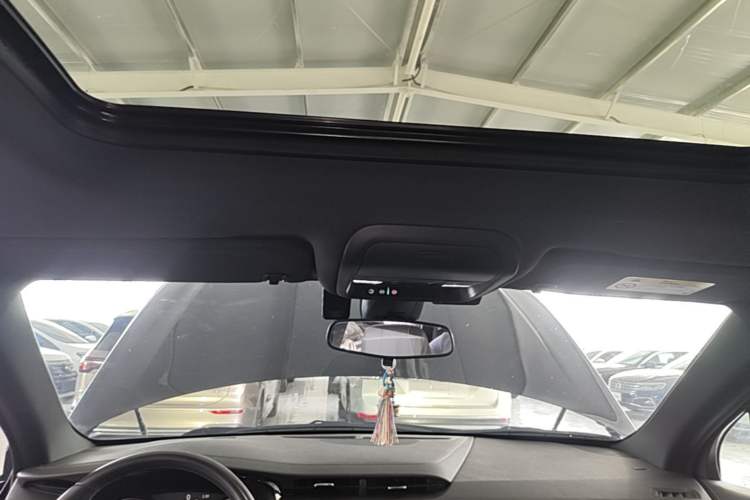 Used Cadillac XT6 2022 2.0T Six-Seater Four-Wheel-Drive Luxury Version Headliner