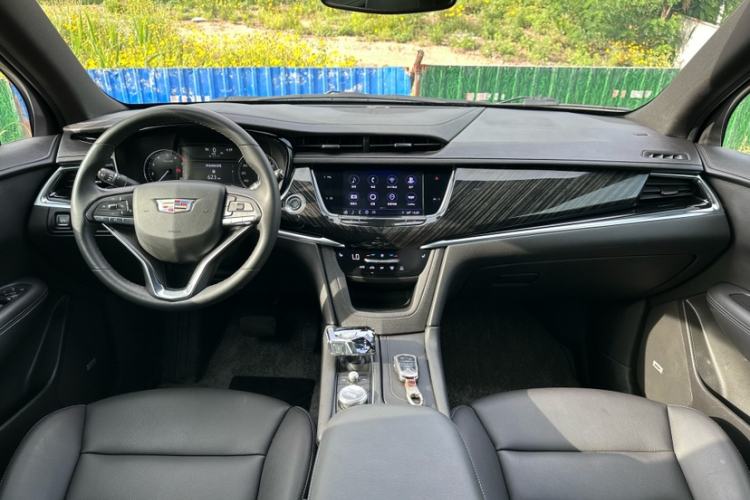 Used Cadillac XT6 2022 2.0T Six-Seater Two-Wheel-Drive Luxury Version Interior 1