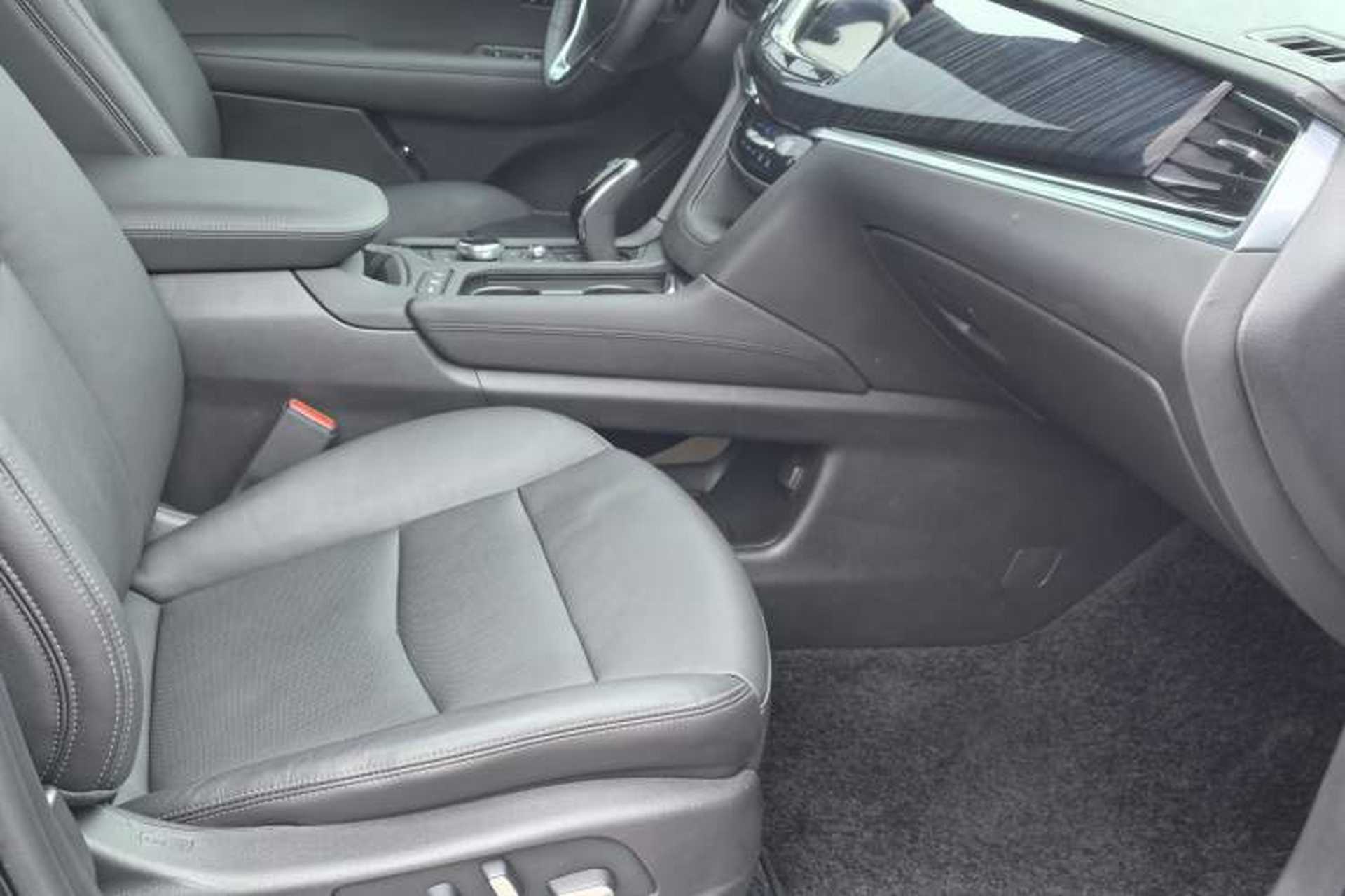 Used Cadillac XT6 2022 2.0T Six-Seater Four-Wheel Drive Luxury Version Interior 1