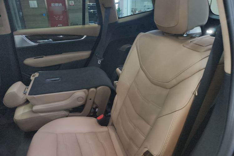 Used Cadillac XT6 2022 2.0T Six-Seater Four-Wheel-Drive Prestige Version Interior 1