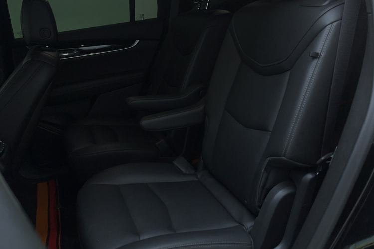 Used Cadillac XT6 2022 2.0T Six-Seater Two-Wheel-Drive Luxury Version Interior 1
