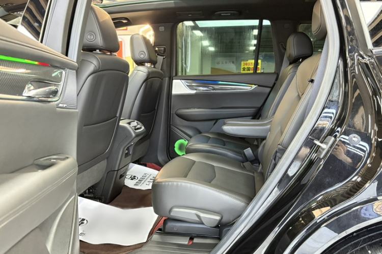 Used Cadillac XT6 2022 2.0T Six-Seater Four-Wheel-Drive Prestige Version Interior 1