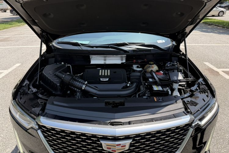 Used Cadillac XT6 2022 2.0T 7-Seater Four-Wheel Drive Luxury Version Interior 10