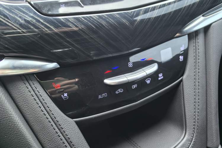 Used Cadillac XT6 2022 2.0T Six-Seater Four-Wheel Drive Luxury Version Interior 11