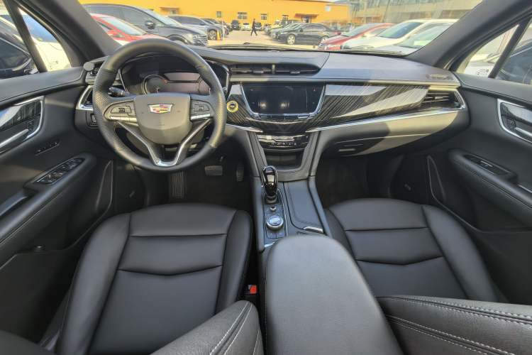 Used Cadillac XT6 2022 2.0T 7-Seater Two-Wheel Drive Luxury Version Interior 2