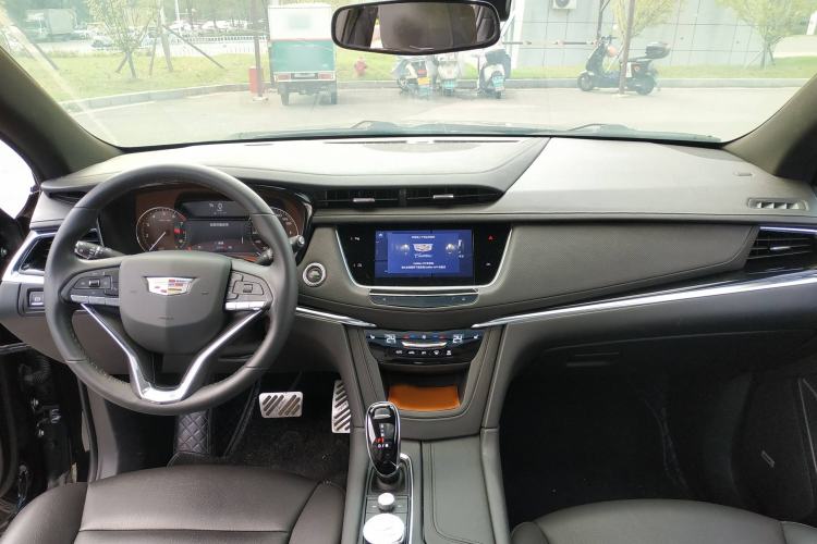 Used Cadillac XT6 2022 2.0T 7-Seater Four-Wheel-Drive Luxury Version Interior 2