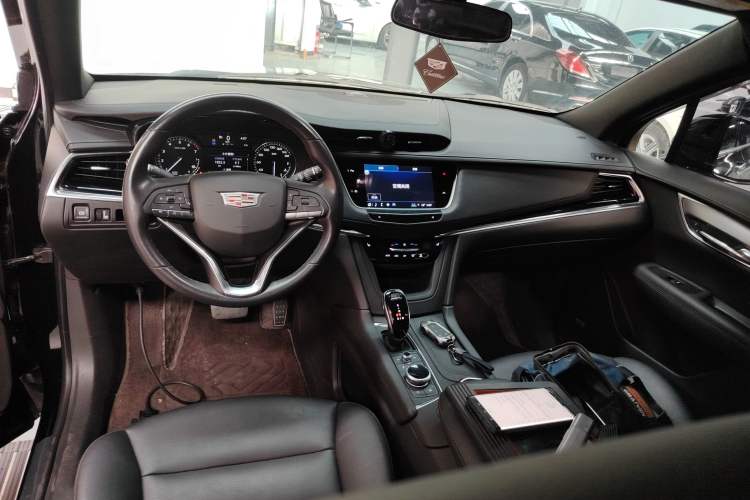 Used Cadillac XT6 2022 2.0T 7-Seater Four-Wheel-Drive Luxury Version Interior 2