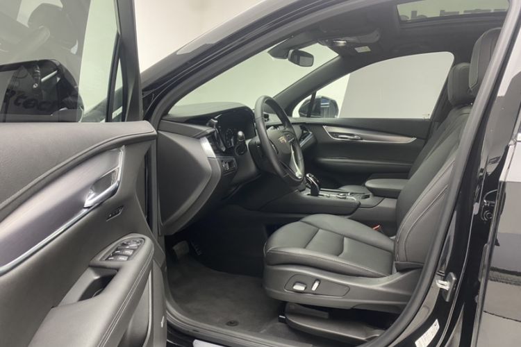 Used Cadillac XT6 2022 2.0T Six-Seater Four-Wheel-Drive Luxury Version Interior 2