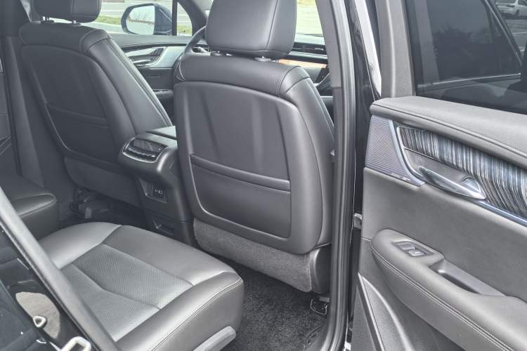Used Cadillac XT6 2022 2.0T Six-Seater Four-Wheel Drive Luxury Version Interior 2