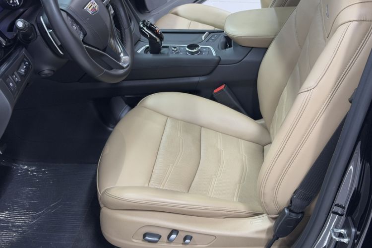 Used Cadillac XT6 2022 2.0T Six-Seater All-Wheel-Drive Platinum 120th Anniversary Limited Edition Interior 2