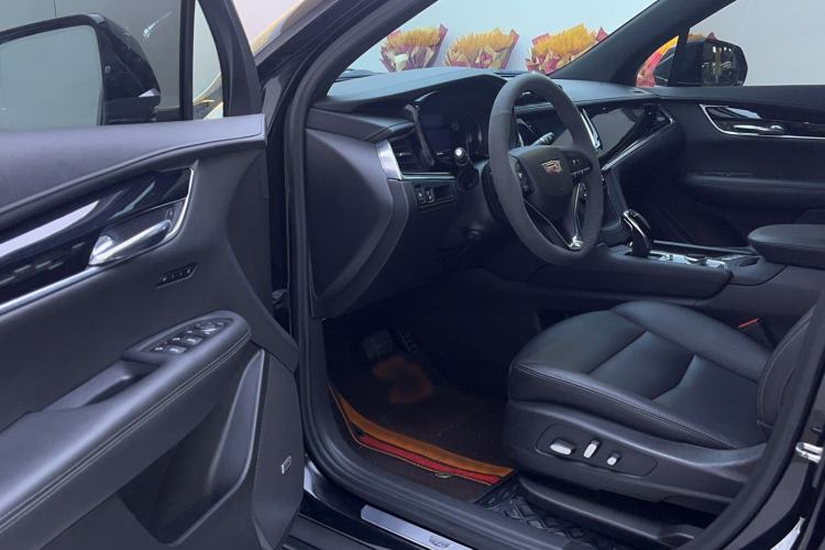 Used Cadillac XT6 2022 2.0T Six-Seater Two-Wheel-Drive Luxury Version Interior 2