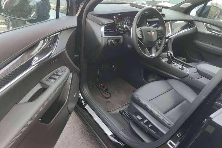 Used Cadillac XT6 2022 2.0T Six-Seater Four-Wheel Drive Luxury Version Interior 3