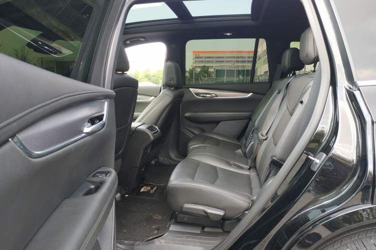 Used Cadillac XT6 2022 2.0T 7-Seater Four-Wheel-Drive Luxury Version Interior 3
