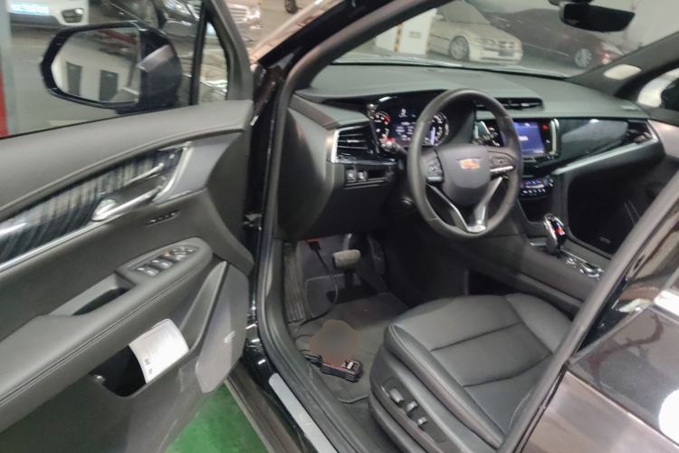 Used Cadillac XT6 2022 2.0T Six-Seater Four-Wheel Drive Luxury Version Interior 3