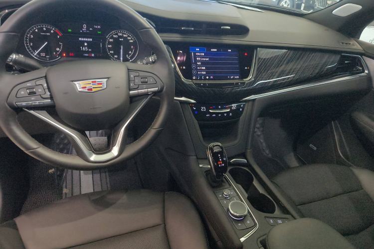 Used Cadillac XT6 2022 2.0T Six-Seater Four-Wheel Drive Luxury Version Interior 3