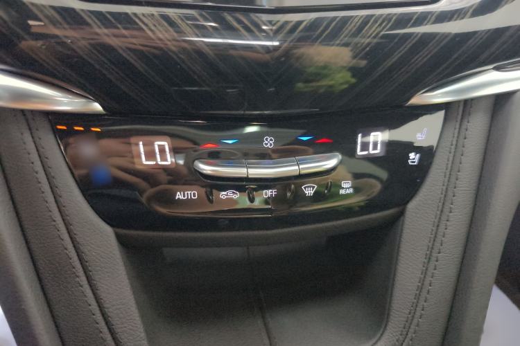 Used Cadillac XT6 2022 2.0T 7-Seater Four-Wheel Drive Luxury Standard Edition Interior 3