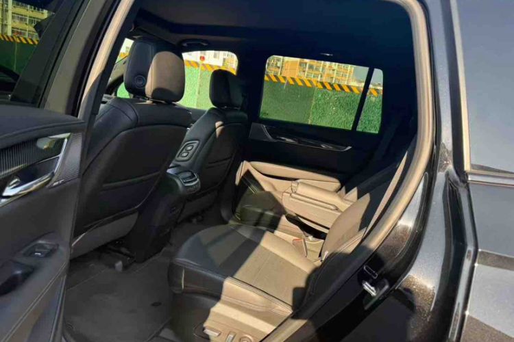 Used Cadillac XT6 2022 2.0T Six-Seater Four-Wheel Drive Luxury Version Interior 3