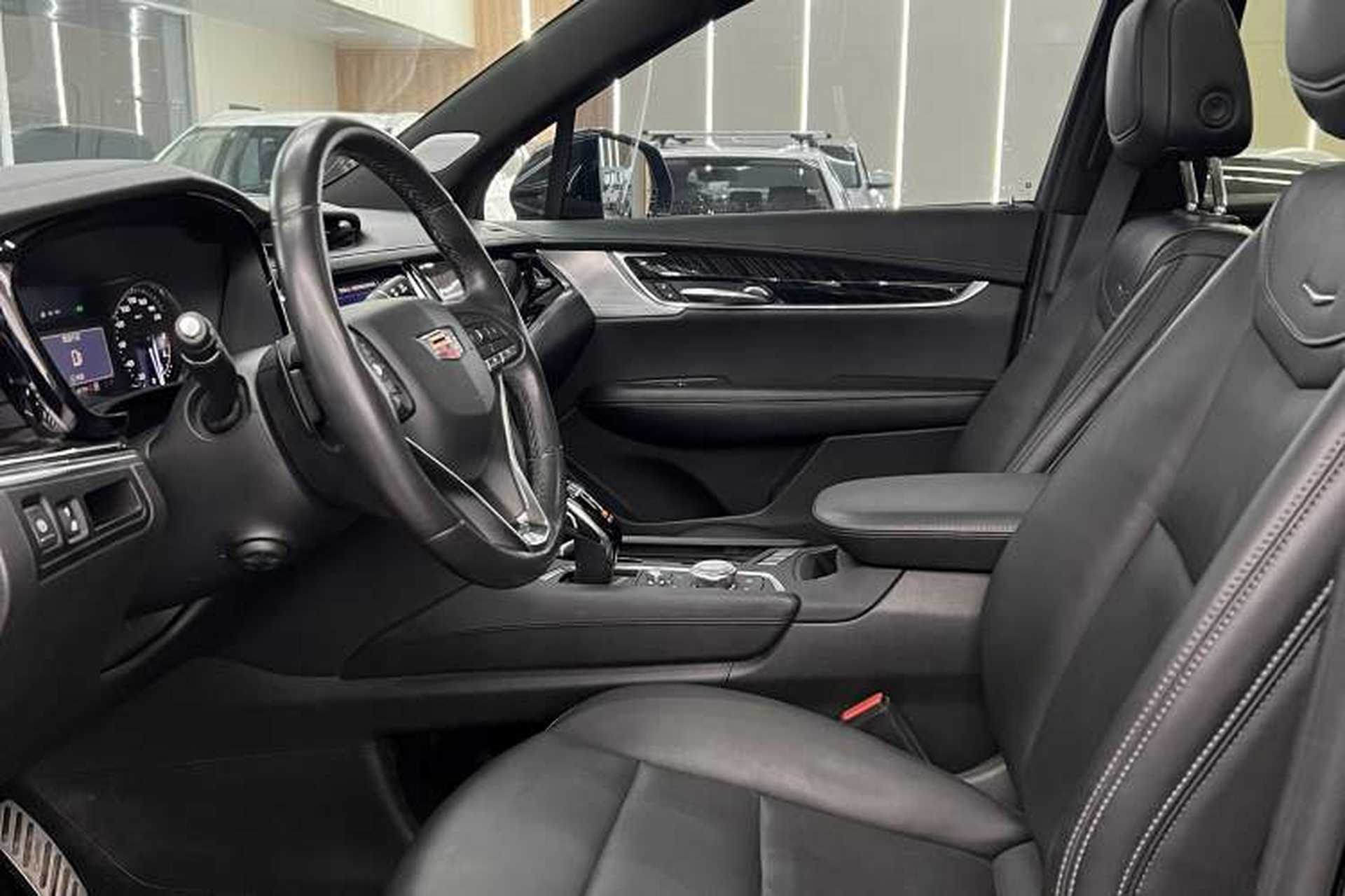 Used Cadillac XT6 2022 2.0T Six-Seater Four-Wheel Drive Luxury Version Interior 3