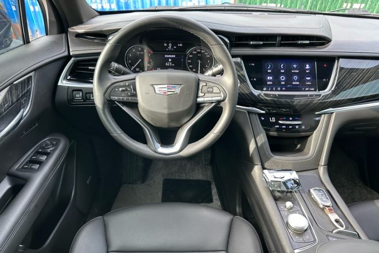 Used Cadillac XT6 2022 2.0T Six-Seater Two-Wheel-Drive Luxury Version Interior 4