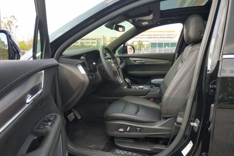 Used Cadillac XT6 2022 2.0T 7-Seater Four-Wheel-Drive Luxury Version Interior 4