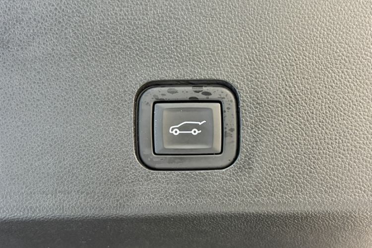 Used Cadillac XT6 2022 2.0T Six-Seater Four-Wheel-Drive Prestige Version Interior 4