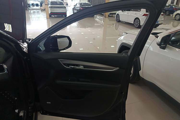 Used Cadillac XT6 2022 2.0T Six-Seater Four-Wheel-Drive Luxury Version Interior 5