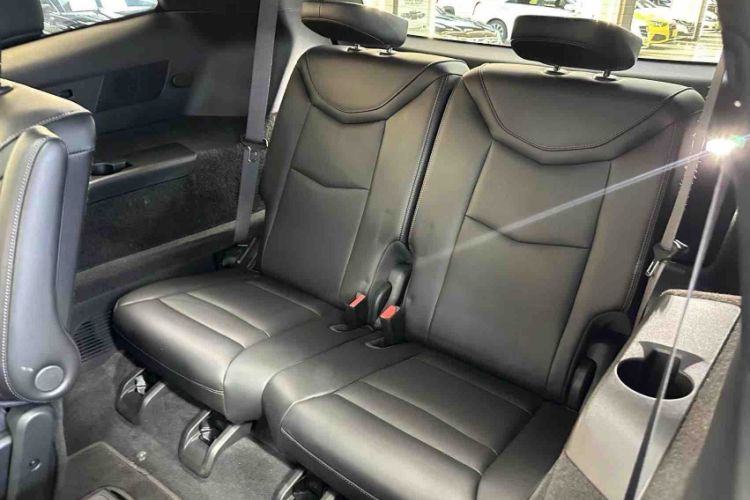 Used Cadillac XT6 2022 2.0T Six-Seater Four-Wheel-Drive Prestige Version Interior 5