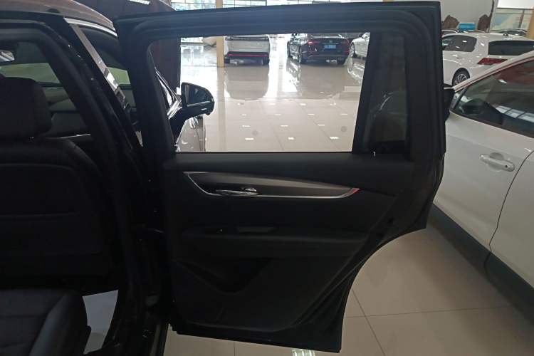 Used Cadillac XT6 2022 2.0T Six-Seater Four-Wheel-Drive Luxury Version Interior 6