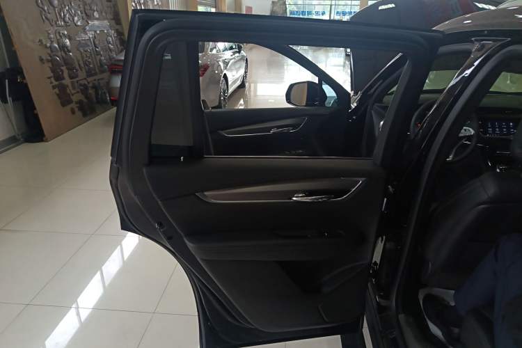 Used Cadillac XT6 2022 2.0T Six-Seater Four-Wheel-Drive Luxury Version Interior 8