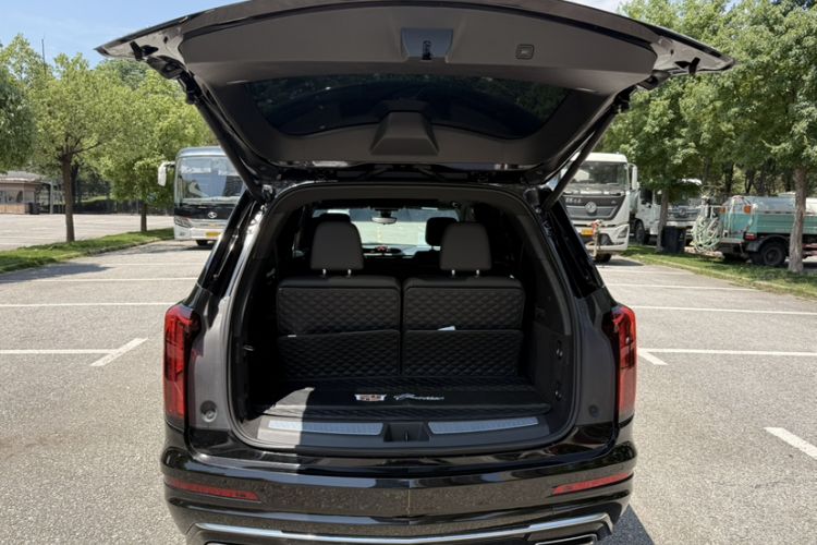 Used Cadillac XT6 2022 2.0T 7-Seater Four-Wheel Drive Luxury Version Interior 8