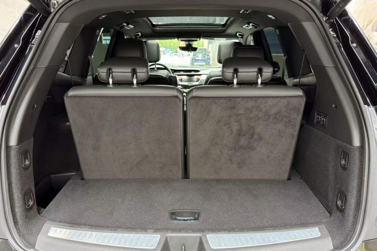 Used Cadillac XT6 2022 2.0T Six-Seater Four-Wheel Drive Luxury Version Interior 9
