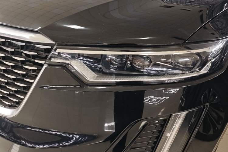 Used Cadillac XT6 2022 2.0T 7-Seater Two-Wheel Drive Luxury Version Left Front Headlight