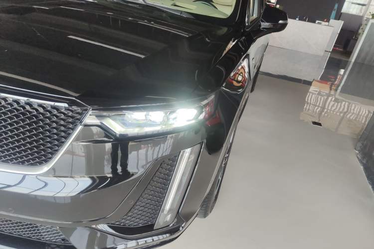 Used Cadillac XT6 2022 2.0T Six-Seater Four-Wheel-Drive Platinum Edition Left Front Headlight