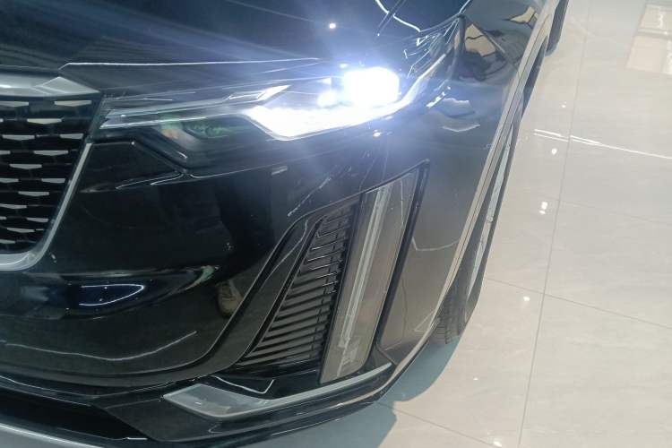 Used Cadillac XT6 2022 2.0T 7-Seater Four-Wheel-Drive Luxury Version Left Front Headlight