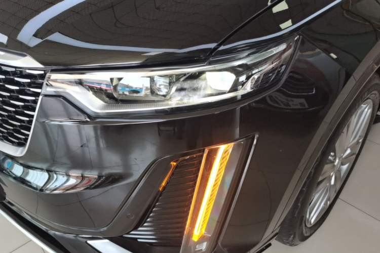Used Cadillac XT6 2022 2.0T Six-Seater Four-Wheel Drive Luxury Version Left Front Headlight