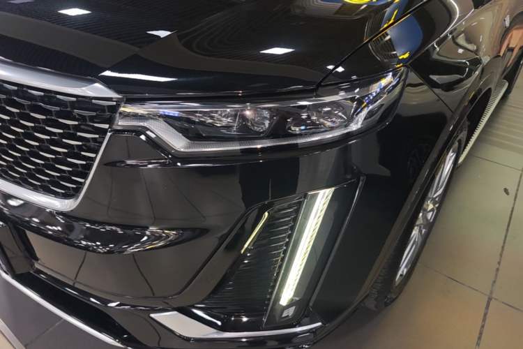 Used Cadillac XT6 2022 2.0T 7-Seater Two-Wheel Drive Luxury Version Left Front Headlight