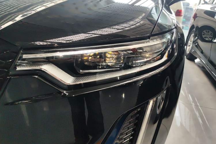 Used Cadillac XT6 2022 2.0T Six-Seater Four-Wheel Drive Luxury 120th Anniversary Limited Edition Left Front Headlight