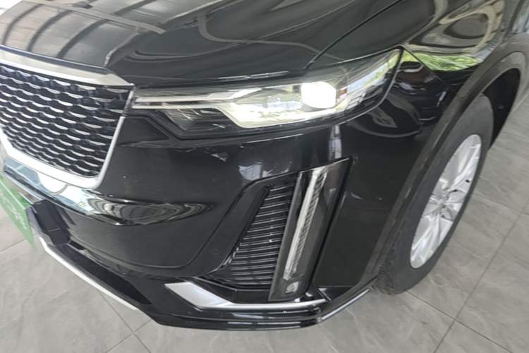 Used Cadillac XT6 2022 2.0T Six-Seater Four-Wheel-Drive Luxury Version Left Front Headlight