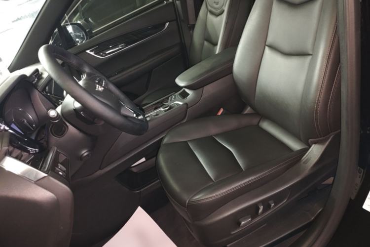 Used Cadillac XT6 2022 2.0T 7-Seater Two-Wheel Drive Luxury Version Left Front Seat