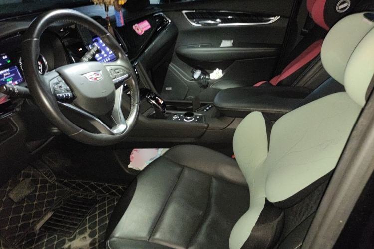 Used Cadillac XT6 2022 2.0T Six-Seater Four-Wheel-Drive Luxury Standard Edition Left Front Seat