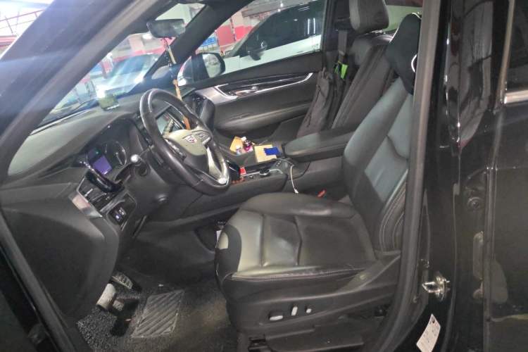 Used Cadillac XT6 2022 2.0T Six-Seater Four-Wheel Drive Luxury Version Left Front Seat